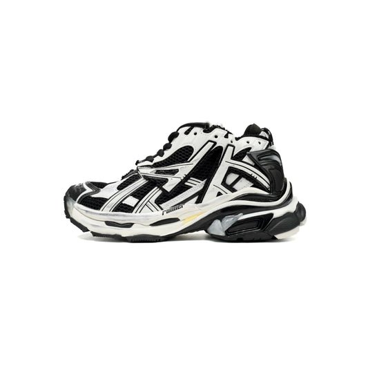 Balenciaga Runner Black White 677402W3RB29010